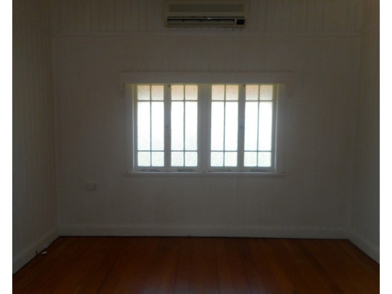 69 Livingstone Street, Berserker QLD 4701