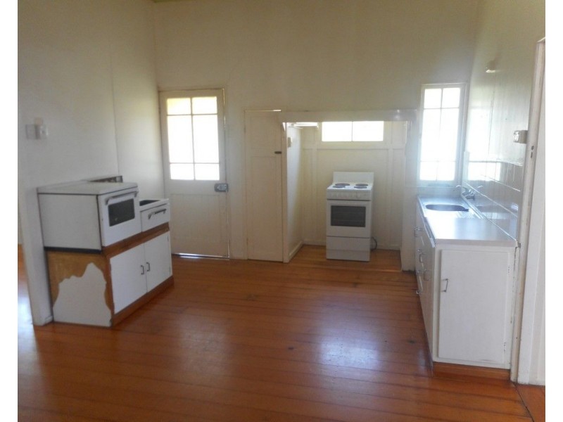 69 Livingstone Street, Berserker QLD 4701