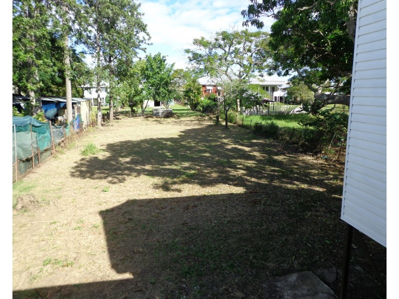 386 East Street, Depot Hill QLD 4700