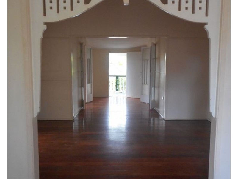 242 West Street, Allenstown QLD 4700