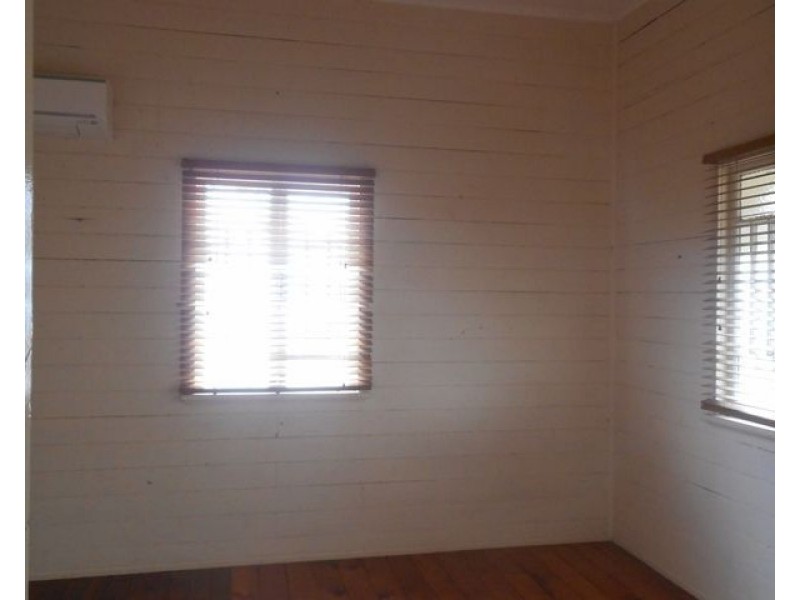 242 West Street, Allenstown QLD 4700