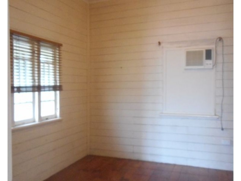 242 West Street, Allenstown QLD 4700