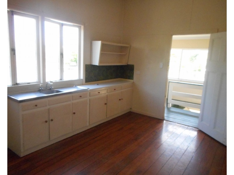 242 West Street, Allenstown QLD 4700