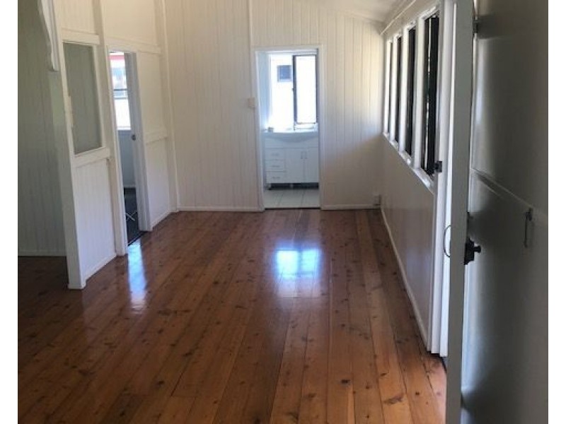 397 East Street, Depot Hill QLD 4700