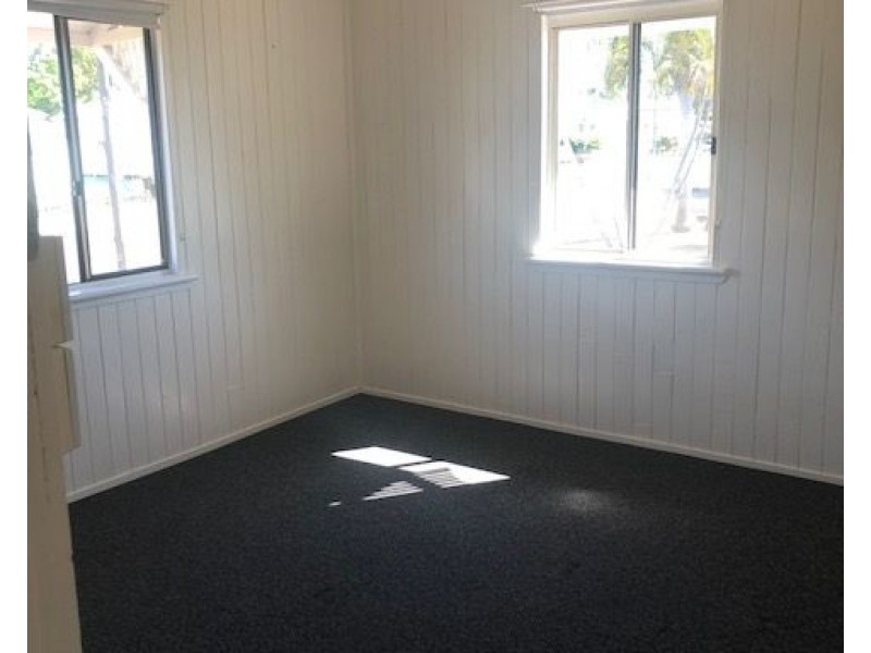 397 East Street, Depot Hill QLD 4700