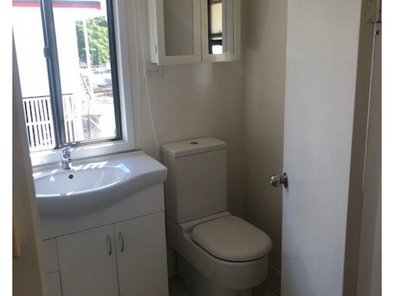 397 East Street, Depot Hill QLD 4700