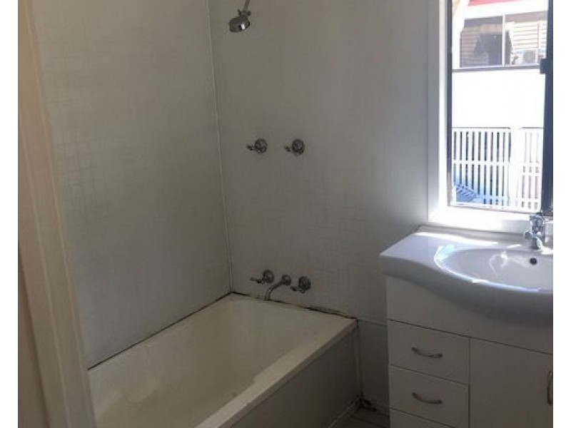 397 East Street, Depot Hill QLD 4700