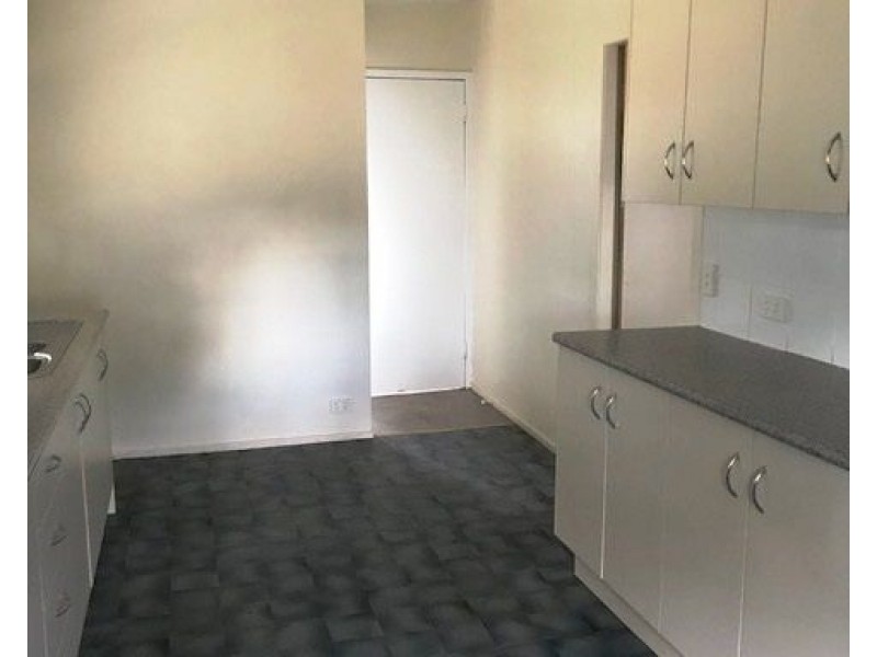 11 Nobbs Street, Berserker QLD 4701