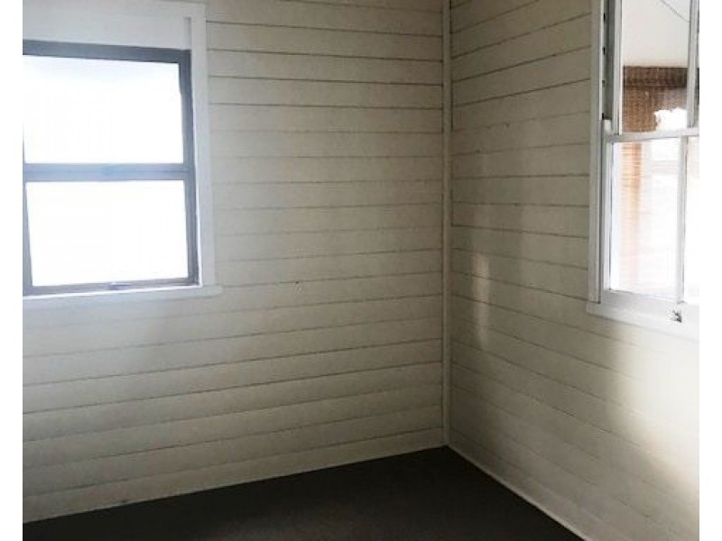 11 Nobbs Street, Berserker QLD 4701