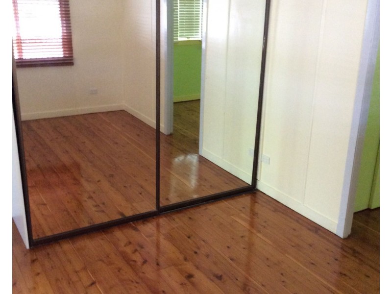 101 Livingstone Street, Berserker QLD 4701