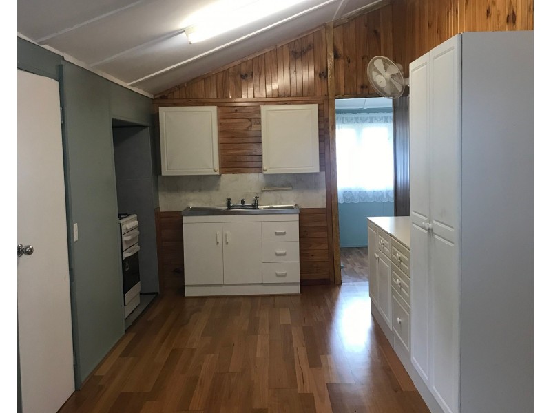 15 Werner Street, Park Avenue QLD 4701