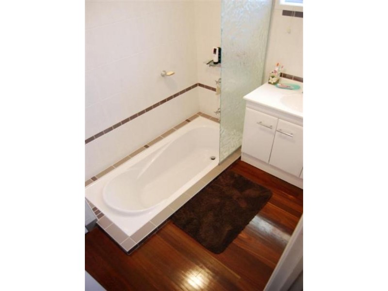 25A Main Street, Park Avenue QLD 4701