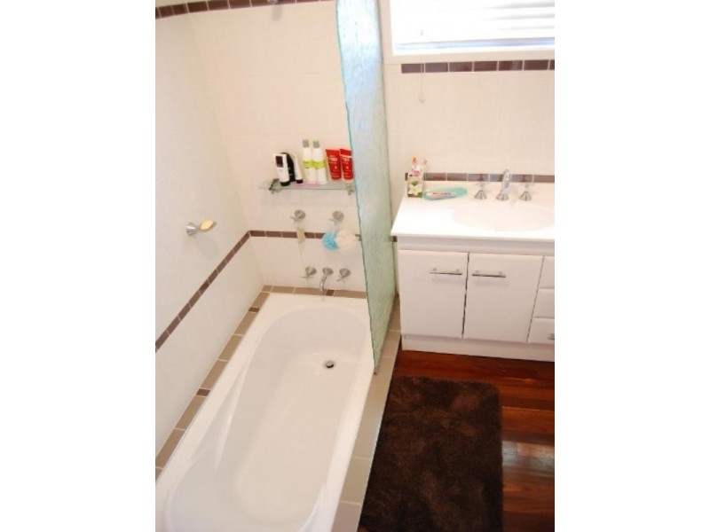 25A Main Street, Park Avenue QLD 4701