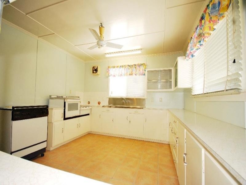 39 Beaney Street, Kawana QLD 4701