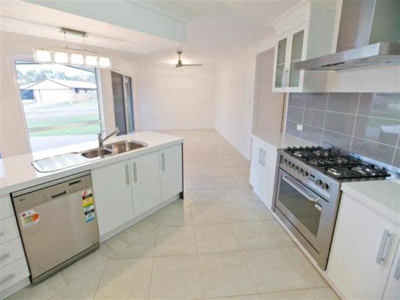 2 Bryce Court, Gracemere QLD 4702