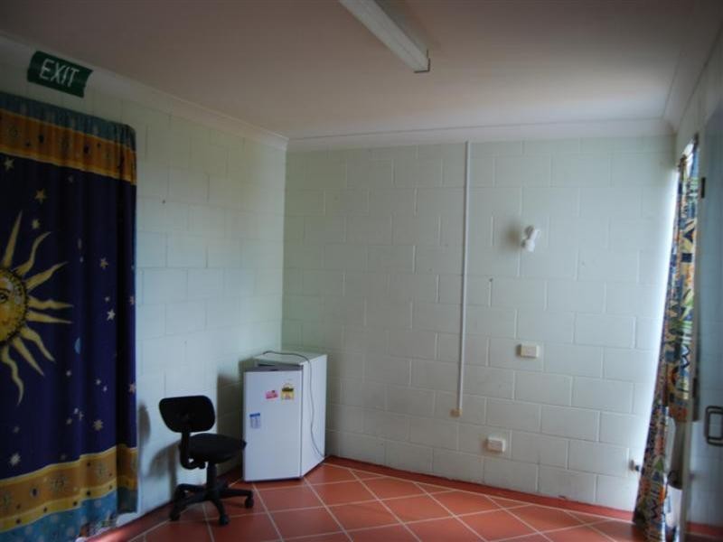 18 Leeds Avenue, Kawana QLD 4701