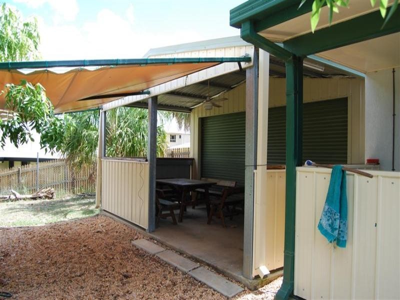 18 Leeds Avenue, Kawana QLD 4701