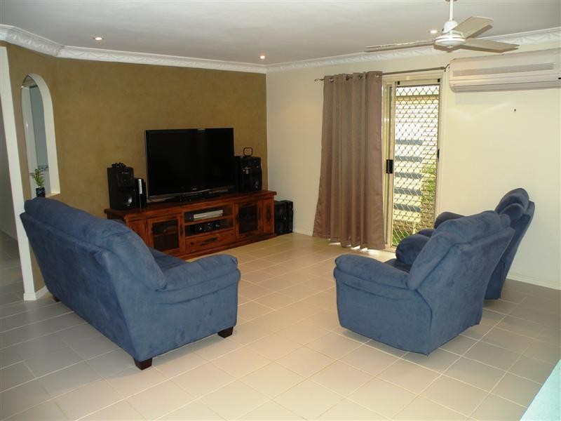 27A Van Haeren Street, Kawana QLD 4701