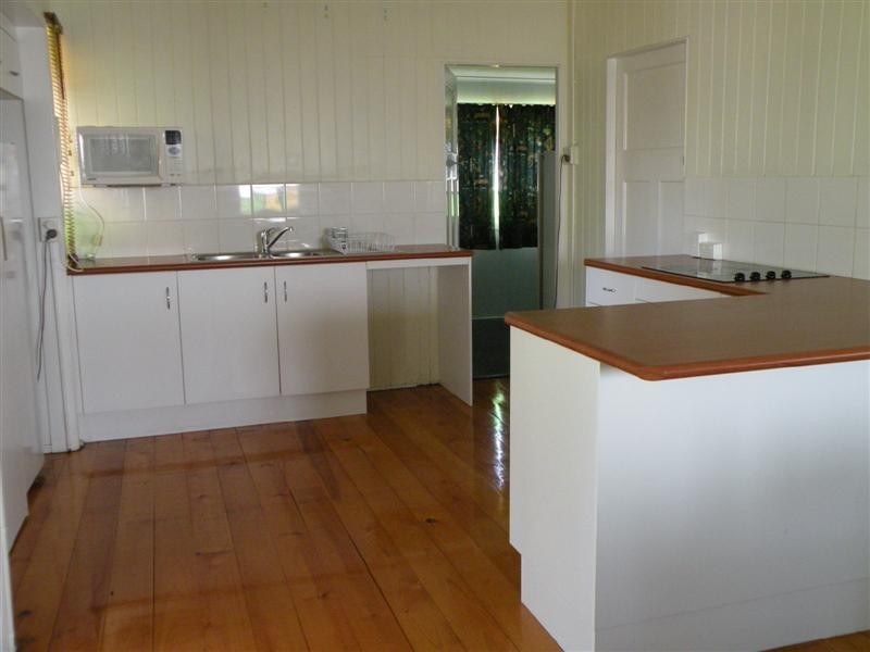 10 LIVERMORE Street, Wandal QLD 4700