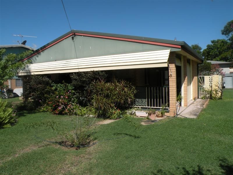 12 Hardy Avenue, Park Avenue QLD 4701