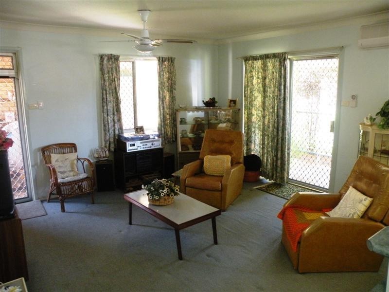 12 Hardy Avenue, Park Avenue QLD 4701