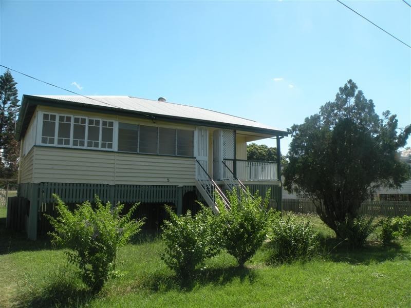 5 Lloyd Street, Park Avenue QLD 4701