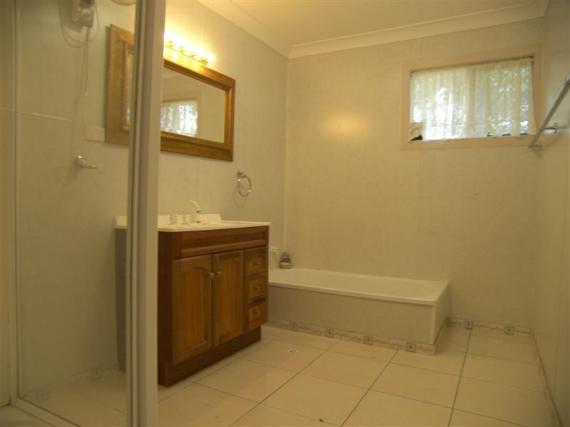 327 Warnock Street, Koongal QLD 4701