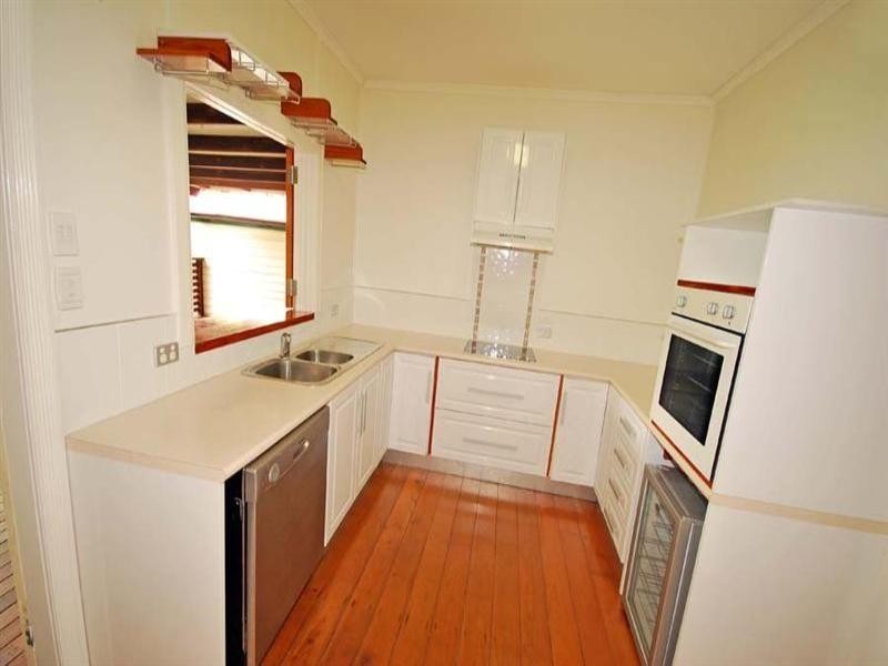 42 Jones Street, Wandal QLD 4700