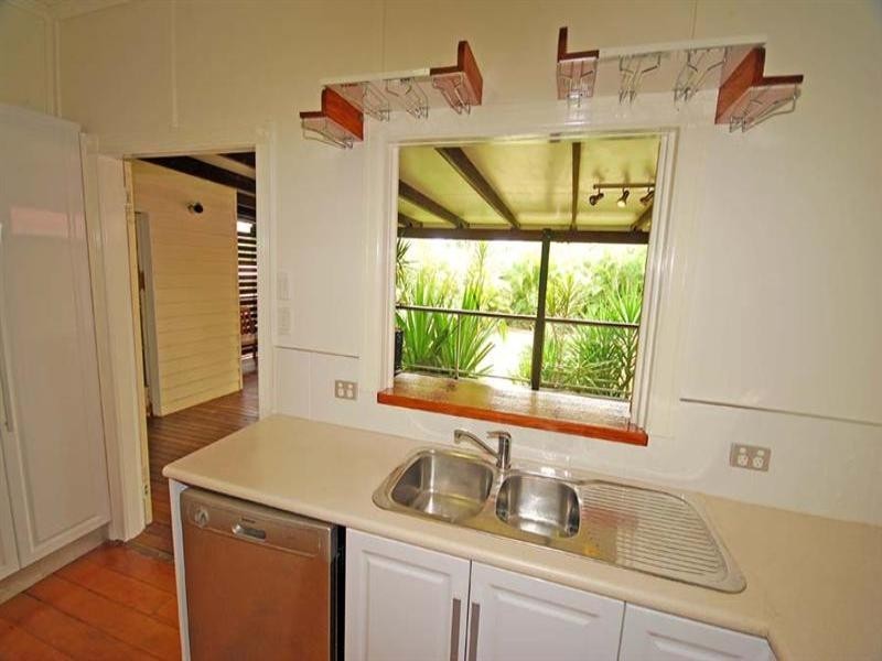 42 Jones Street, Wandal QLD 4700