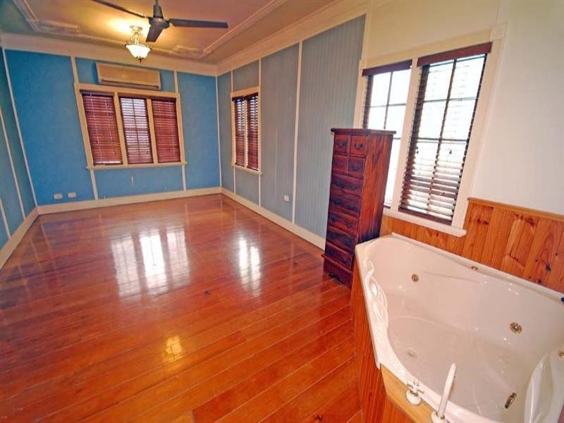 42 Jones Street, Wandal QLD 4700