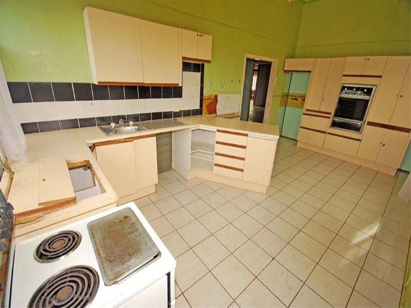 196 Lucas Street, Gracemere QLD 4702