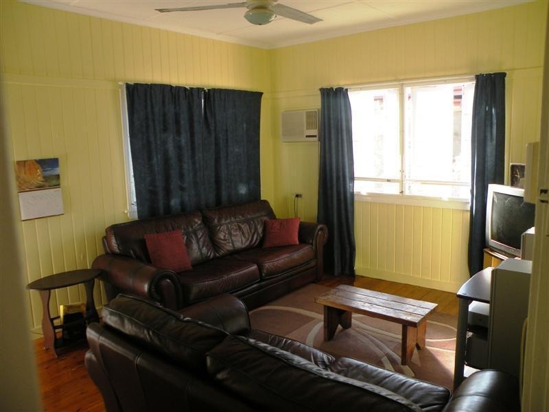 10 Cowap Street, Park Avenue QLD 4701