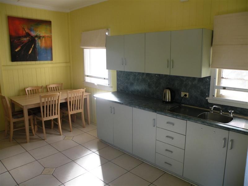 10 Cowap Street, Park Avenue QLD 4701