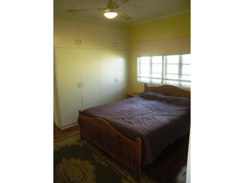 10 Cowap Street, Park Avenue QLD 4701