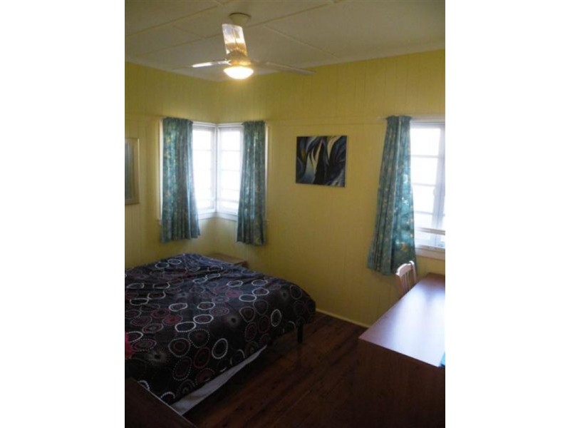 10 Cowap Street, Park Avenue QLD 4701