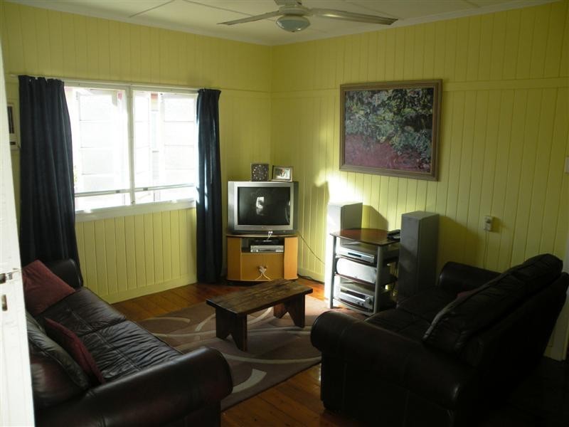 10 Cowap Street, Park Avenue QLD 4701