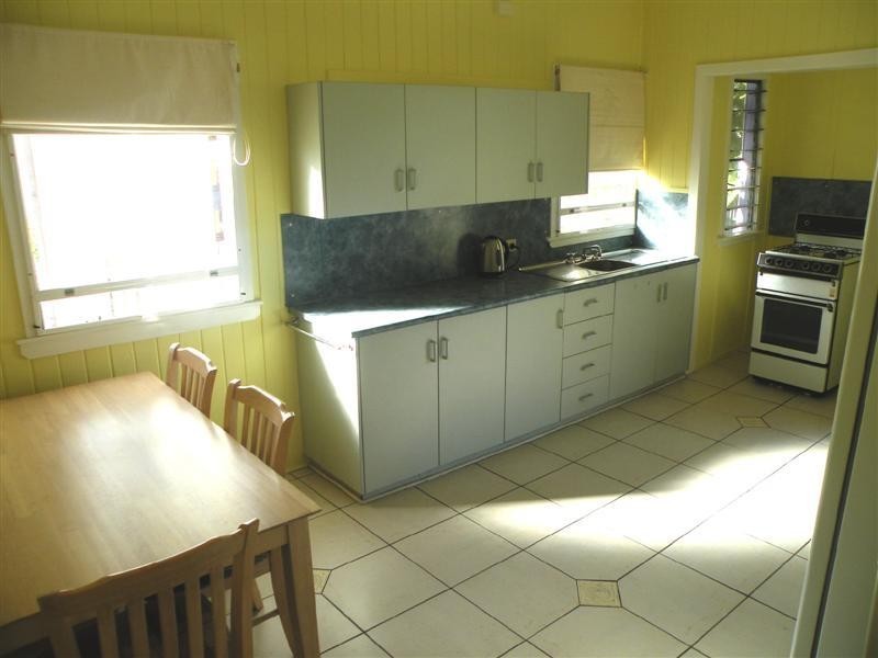 10 Cowap Street, Park Avenue QLD 4701