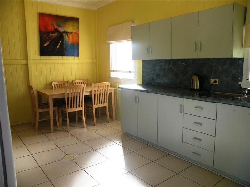 10 Cowap Street, Park Avenue QLD 4701