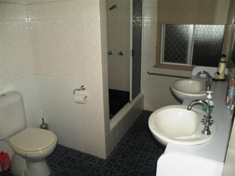 16 Knutsford Street, Wandal QLD 4700