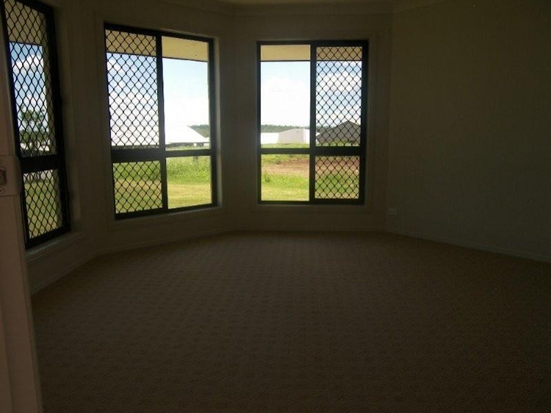 12 Sturt Court, Gracemere QLD 4702