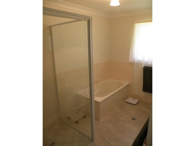 16 Spowart Road, Mount Chalmers QLD 4702