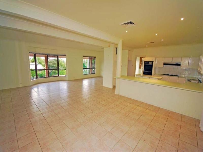 16 McCamley Street, The Range QLD 4700