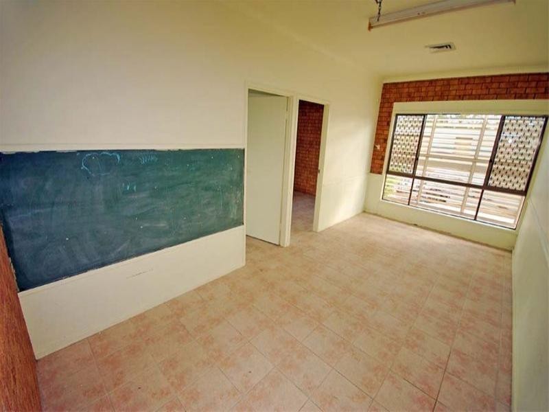 16 McCamley Street, The Range QLD 4700