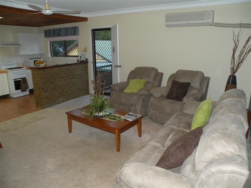 4/115 Robinson Street, Frenchville QLD 4701