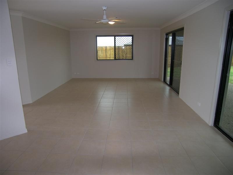 12 Sturt Court, Gracemere QLD 4702