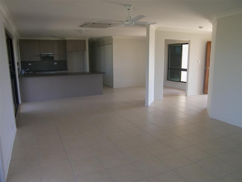 12 Sturt Court, Gracemere QLD 4702