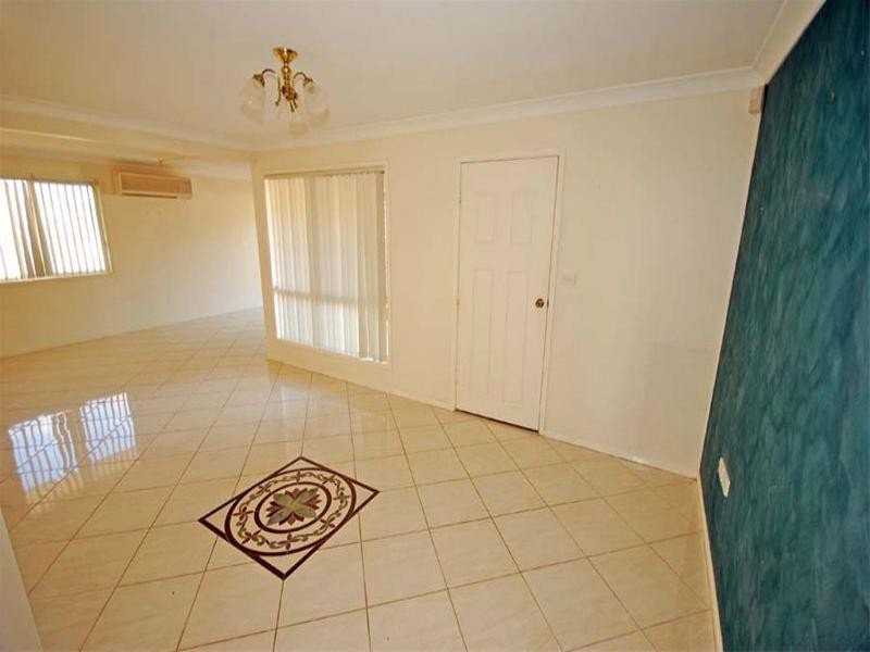 10 Middle Road, Gracemere QLD 4702