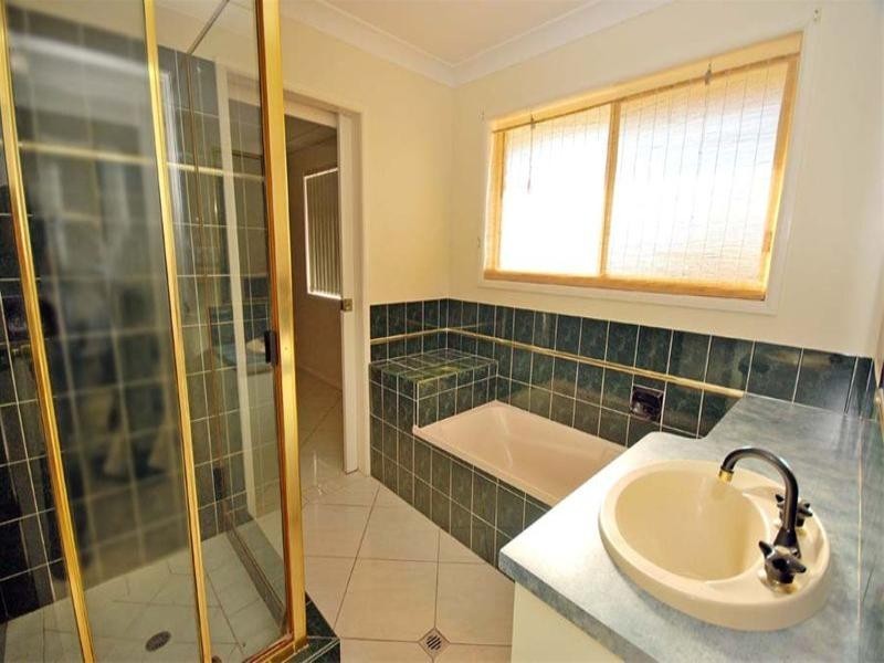 10 Middle Road, Gracemere QLD 4702