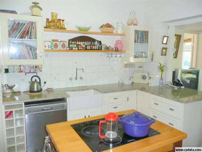 8 West Street, The Range QLD 4700