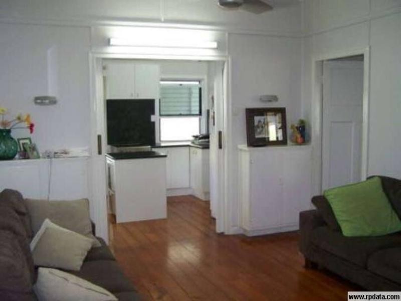 17 Meade Street, Wandal QLD 4700